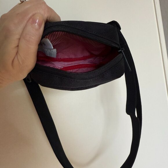 Herschel Black Mini Crossbody Belt Small Bag Utility Adjustable Strap Premium Qu - Picture 3 of 15